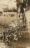 1908 Abbazia, Opatija; fürdőzők csoportképe / bathers. E. Jelussich photo (EM)