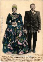 1907 Bunyevác menyasszony és vőlegény. Víg Zsig. Sándor kiadása / Vojvodinan folklore, Bunjevci married couple (Rb)