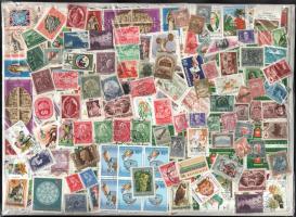 3.700 db bélyeg + 180 db blokk
