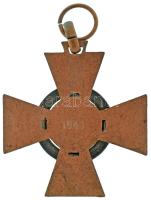 1942. "Tűzkereszt II. fokozata" bronzozott hadifém kitüntetés mellszalag nélkül T:VF bronz...