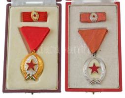 1964. "A Munka Érdemrend ezüst fokozata" ezüstözött, zománcozott bronz kitüntetés kifakult mellszalagon, miniatűrrel, eredeti sérült tokban + 1985. "Munka Érdemrend" arany fokozata, zománcozott, aranyozott bronz kitüntetés mellszalagon, miniatűrrel szalagsávon, eredeti (ragadós) tokban T:AU NMK 599., 600.