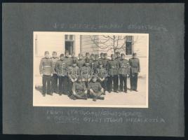 Geiger Kálmán (1902 - 1990) gyógyszerész a mecseki gyógyitóka megalkotója katonák között, kartonra ragasztott fotó, feliratozva, 9×13,5 cm