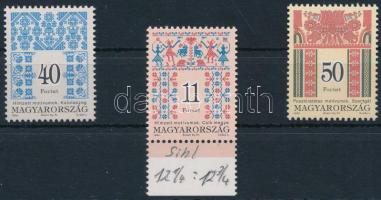 1994 Magyar népművészet I. 11Ft, 40Ft és 50Ft bélyeg sihl papíron, 12 1/4 : 12 3/4 fogazással (27.000)