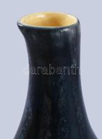 Bodrogkeresztúri irizáló felületű váza, m: 25 cm