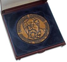 Garamkeszi János (1936-2014) DN "Ybl Miklós Építőipari Műszaki Főiskola" egyoldalas bronz emlékérem dísztokban (59mm) T:UNC