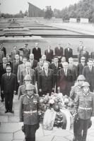 ca 1970 Kádár János az NDK-ban. Hivatalos látogatásról készült fotó sorozat, címeres díszdobozban, K...