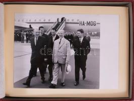 1966 Kádár János az NDK-ban. Hivatalos látogatásról készült fotó sorozat, díszdobozban, Kádár hadgya...