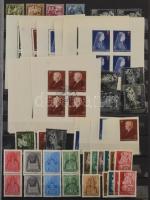 Magyar gyűjtemény az 1928-1941 közötti időszakból, benne Vöröskereszt I. 10-es ívek, Vöröskereszt II...