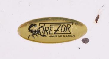 Házipatika vaslemez szekrény, kopással, 36x24 cm