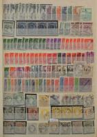 Ausztria tétel az 1867-1930 közötti időszakból, benne 1-2 ezetr bélyeg, 16 lapos A4-es berakóban