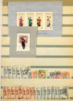 Vietnam rendező, benne 2.073 db bélyeg + 2 db blokk, 30 lapos közepes berakóban