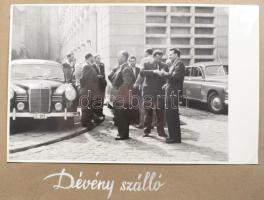 ca 1960 Pozsony, Pöstyén, Tátra fotóalbum 34 db nagy méretű érdekes privát fotóval, fotósarokkal betéve, 22x14 cm, Az album borítója faraott fa, mely a pozsonyi várat ábrázolja.    ca 1960 Bratislava, Piestany, Tatra photo album with 34 large interesting private photos, with a photo corner, 22x14 cm. The album cover is carved wood, depicting the Bratislava Castle.