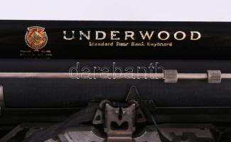 cca 1920 Underwood Standard Portable írógép, 23x30 cm