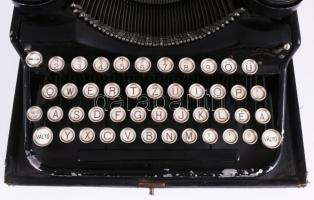 cca 1920 Underwood Standard Portable írógép, 23x30 cm