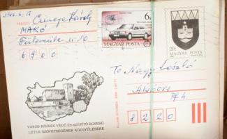 cca 1970-1985 Bélyeggyűjtő hagyatékából származó vegyes levelezés, összesen kb. 300 db