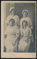 cca 1915 Nővérek csoportképe, fotó, jelzés nélkül, 13,5x8,5 cm