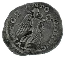 Római Birodalom 218 / Heliogabalus / Róma / Denarius Ag (2,63g) T:XF,VF
Roman Empire 218 / Elagabal...