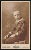 cca 1915 Fiatal fiú portréja, vizitkártya Huszthy (Huszty) Zoltán nagykárolyi (Carei) műterméből, 11x6,5 cm