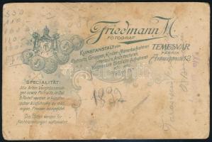 cca 1900 Elegáns férfi portréja, kabinetfotó Friedmann M. temesvári (Timisoara) műterméből, foltos, ...