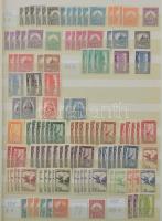 1926-1944 Többpéldányos összeállítás, benne jó sorok is, 6 db A/4-es berakólap 9 oldalán