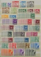 1926-1944 Többpéldányos összeállítás, benne jó sorok is, 6 db A/4-es berakólap 9 oldalán