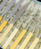 Solingen halkés és halvilla szett, klf színű nyelekkel, m: 17 cm