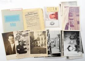 ca 1930 Grossmann Károly órás irat hagyatéka: munkakönyv, kb 10 db fotó, igazolvány.
