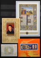 Vegyes tétel, benne Turul bélyegek, modern magyar blokkok és kisívek 2 db A/4-es berakóban + külföld...