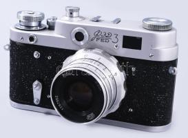 Fed-3 fényképezőgép, Fed 2,8 objektívvel, bőr tokban.