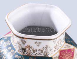 Cseh Alt wien váza, mitológiai jelenettel, matricás, repedéssel. 32 cm