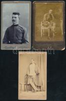 cca 1870-1910 Katonaportrék, 3 db vizitkártya különféle műtermekből (Strnischtie Frigyes, Szatmár; Hirsch József, Lugos és Herkulesfürdő; özv. Breuer E. és fia Adria műterme, Bp.), változó állapotban, 10,5x6,5 cm körül