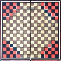 Színes, kétoldalas játéktábla, oldalain a "Kínai dáma" és "Halma" játékokkal. (1930-as évek). [Budapest, 1935 körül]. [Nyomda nélkül]. Színes tábla, mérete: 355x355 mm. Feliratozás nélküli játéktáblánk egyik oldalán a kínai dáma hatszögletű játéktere, hátoldalán a halma játék 16x16 mezős játéktere. A kínai dáma voltaképpen nem Kínából ered, a stratégiai játék az 1930-as Amerikájából indult útjára. Példányunk hátoldalán, a 16x16 mezős játéktéren apró foltosság. Vászoncsíkkal összefogott, kétleveles játéktábla.