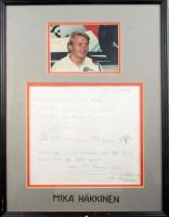 1994 Mika Häkkinen (1968-) finn autóversenyző, kétszeres Formula-1-es világbajnok (1998,1999) és J. ...