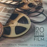 2021. 5Ft-200Ft (6xklf) + "120 éves a magyar film" kétoldalas ezüstözött Cu-Ni-Zn emlékérem "120 éves a magyar film" forgalmi sor karton dísztokban T:PP