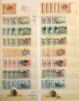 Főként többpéldányos, modern tétel, benne sorok, blokkok, összefüggések is, 5 db berakóban (az egyik berakóban sok bélyeg rozsdás / stain)