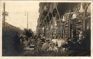 1928 Wien, Vienna, Bécs; Café Heinrichshof. Opernring / restaurant and café, terrace with guests and waiters