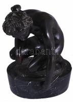 Betlen Gyula (1879 - 1963): Forrásnál. Öntött, patinázott bronz, fekete márvány talapzaton, jelzett:...