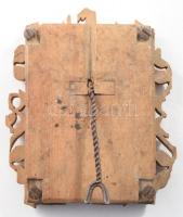 Katonát ábárázoló fotó faragott keretben 12x12 cm