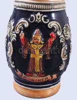 Díszes német söröskorsó, m: 18 cm