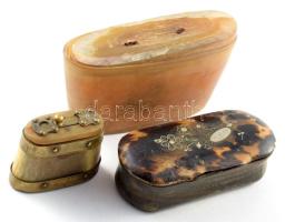 3 darab faragott szaru tárolóedény, sérüléssel, cca 1880-1900, h: 10 cm