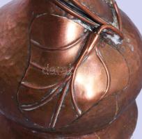 Szecessziós kalapált réz váza, m: 39 cm