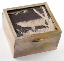 Argentor ezüstözött díszdoboz, vadászmintával, jelzett, 8x9 cm
