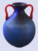 Antik kéküveg váza, vörösüveg fülekkel, anyagában színezett savmaratott üveg, jelzés nélkül, hibátlan, m: 20,5 cm