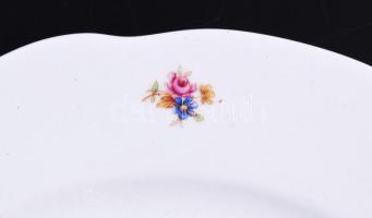 Zsolnay 6 darab virágmintás tányér, kis kopással, d: 24 cm