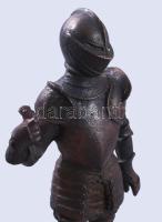 Bronz páncélos asztaldísz, m: 18,5 cm