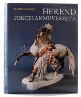 Sikota Győző: Herend porcelánművészete. Bp., 1976, Műszaki. Gazdag képanyaggal, köztük porcelán jelzésekkel is illusztrálva. Kiadói egészvászon kötésben, kiadó papír védőborítóban, jó állapotban.