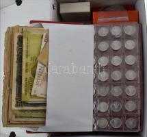 "Nagypapa kincsesládája", benne magyar Al érmetétel két berakóban, ~1992-2007. 1Ft és 2Ft érmék, 1994. 200Ft Ag (6db), több mint 40db magyar és külföldi bankjegy, használt kapszulák, magyar és külföldi jelvények, ~1970. "A szocialista haza fegyveres szolgálatáért" katonai emlékdoboz bronz plakettel (2db, 125x97mm). T:vegyes "Grandpa's treasure chest", within Hungarian Al coin set in two holders, ~1992-2007. 1 Forint and 2 Forint coins, 1994. 200 Forint Ag (6x), more than 40pcs Hungarian and foreign banknotes, used capsules, Hungarian and foreign badges, ~1970. "For armed service to the socialist homeland" military souvenir box with bronze plaque (2x, 125x97mm). C:mixed