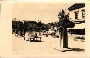1940 Kolozsvár, Cluj; Mátyás király tér és szobor, drogéria / square, monument, drugstore. photo + "1940 Kolozsvár visszatért" So. Stpl. (EK)
