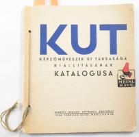 A Képzőművészek Új Társasága (KÚT) kiállításának katalógusa. Budapest, Nemzeti Szalon, 1936. február. (Bp.), 1936. Nemzeti Szalon Művészeti Egyesület, (Szepes-ny.), [26] p. + 26 t.  Az 1924-ben alakult képzőművészeti társaság 1949-ig működött, első elnöke Márffy Ödön volt. Az Aba-Novák Vilmost és Derkovits Gyulát, Berény Róbertet és Dési-Huber Istvánt, Egry Józsefet és Szőnyi Istvánt, Moholy Nagy Lászlót és Szobotka Imrét egyaránt magába foglaló társulat világnézettől függetlenül a kompromisszummentes modernizmus elveit képviselte. A Nyolcak örökségét magáénak valló művészcsoport tagjai eleinte a francia posztimpresszionizmus és kubizmus, a német expresszionizmus stílusában alkottak, de rendre magyaros ízzel és hazai tematikával. Első, 1924. évi közös tárlatuk az Ernst Múzeumban volt látható, kiállításaikat később hol az Erzsébet téri Nemzeti Szalonban, hol a városligeti Műcsarnokban tartották. Kiadványunk a Kmetty János által rendezett 1936. februári kiállításuk árakat is tartalmazó, képes katalógusa. A képmellékletek előtt Márjás Viktor rövid kiáltványa, "Mit akar a KUT?" címmel. A reprodukciók között Barcsay Jenő, Bernáth Aurél, Berény Róbert, Czóbel Béla, Derkovits Gyula, Dési-Huber István, Egry József, Farkas István, Hincz Gyula, Márffy Ödön, Nagy István, Perlott-Csaba Vilmos, Medgyessy Ferenc, Schaár Erzsébet és mások munkáival. Korabeli reklámokkal, köztük Herendi porcelán reklámmal.  Kiadói zsinórfűzéses papírkötés, a borítón Meinl Kávé etikettekkel, kissé kopott borítóval, a gerincen kis sérüléssel.