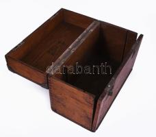 Katonai doboz, zsanéros, lehajtható előlappal, működő zárszerkezettel, 27x13,5x20 cm